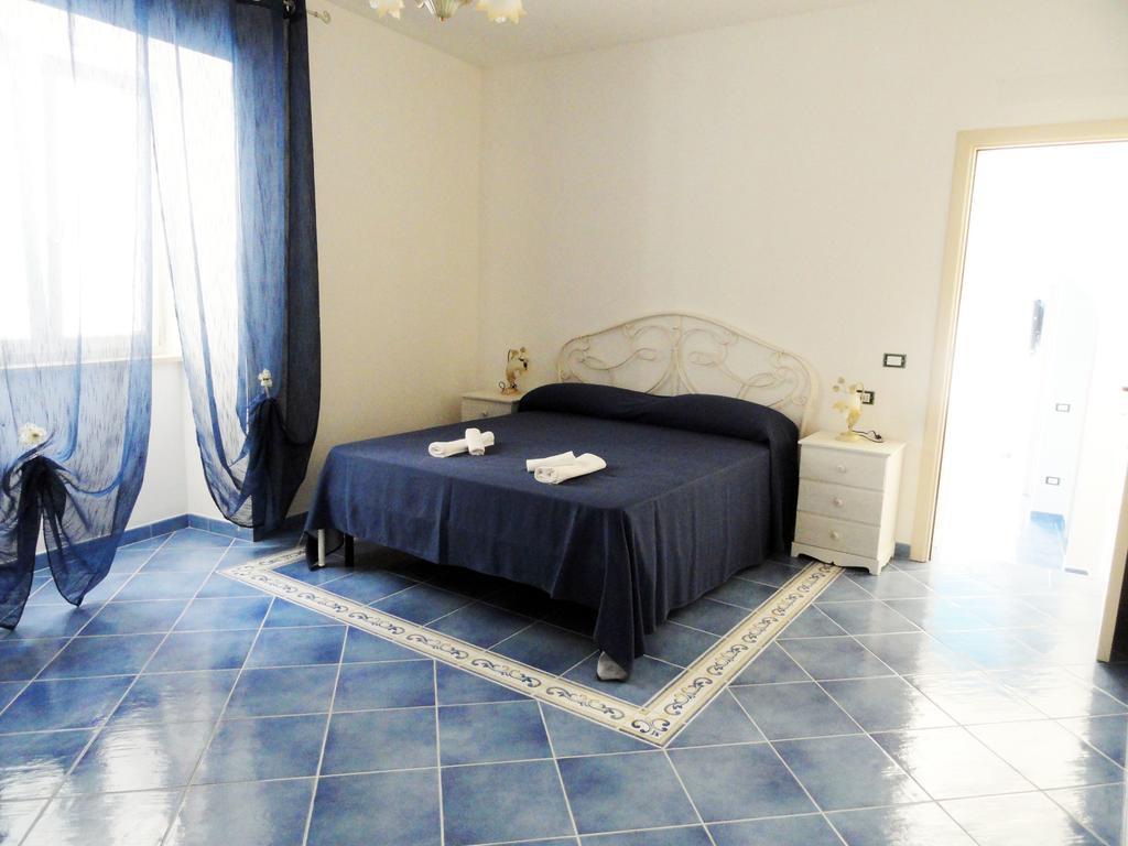 Chiaia Apartments Ponza Chambre photo