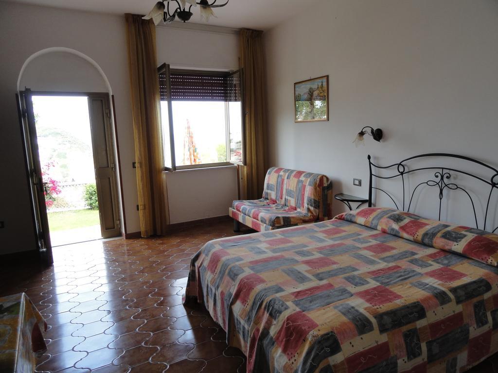 Chiaia Apartments Ponza Chambre photo