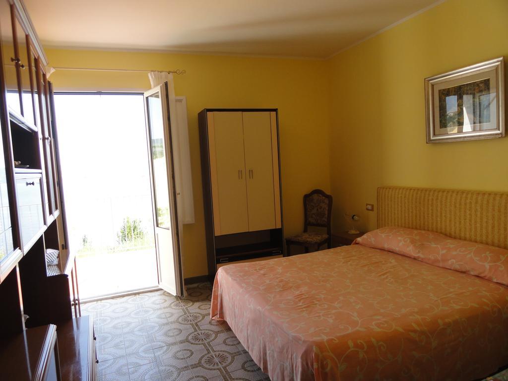 Chiaia Apartments Ponza Chambre photo